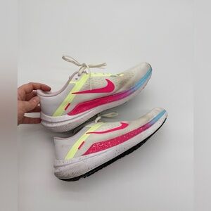Women’s Nike Air Winflo 10 Road Running Athletic Shoe Sz 9.5 White Pink Blue
